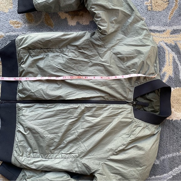 Under Armour Women's Unstoppable Reactor Reversible Bomber Medium - Picture 13 of 13